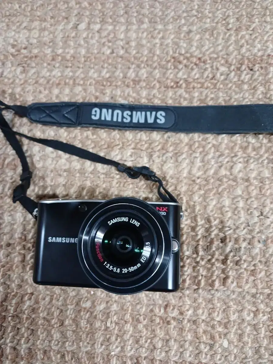 삼성 NX100 디지털카메라